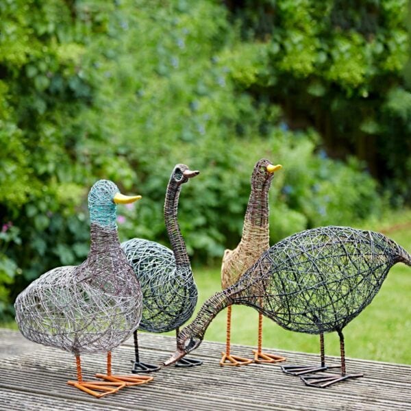 Jiro the Standing Duck Wire Garden Ornament - Image 3