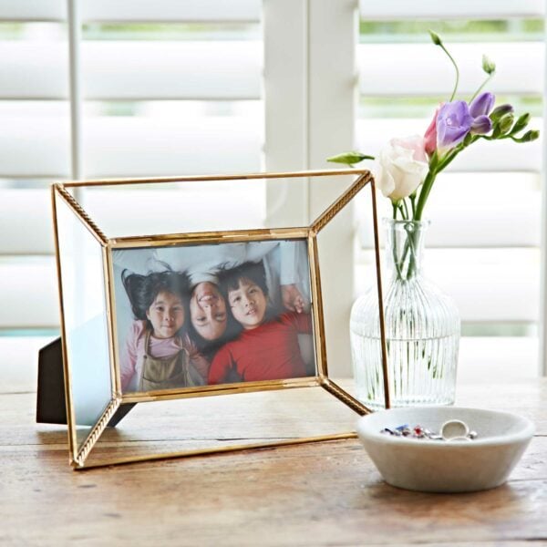 Anjana Recycled Glass and Gold Metal Photo Frame - Image 6