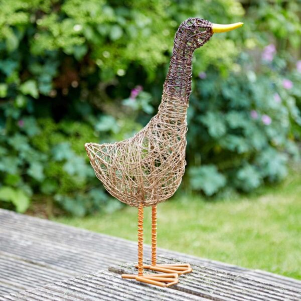 Standing duck metal decoration sustainable