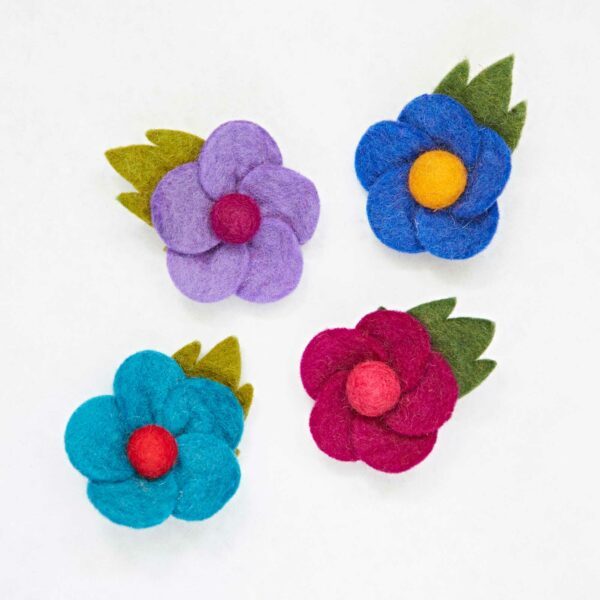 Pack of 3 Felt Daisy Brooches - Image 4