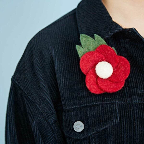 Pack of 3 Felt Daisy Brooches - Image 3