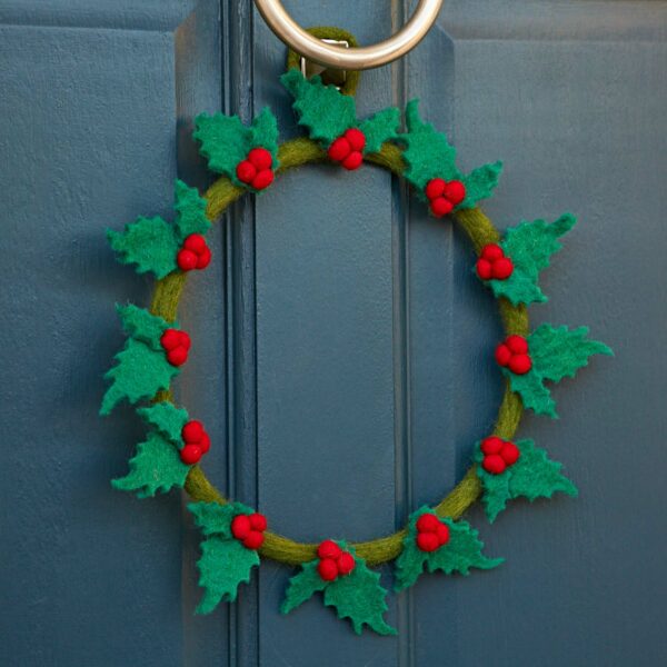 Felt Holly Christmas Wreath - Image 6