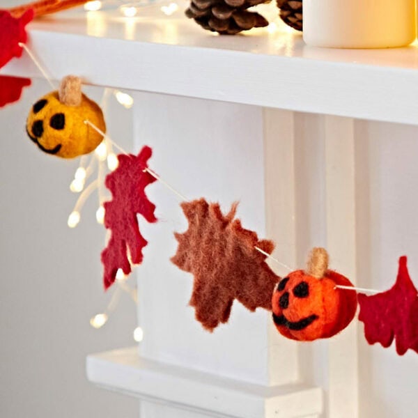 Felt Pumpkin and Leaves Autumn Garland - Image 3