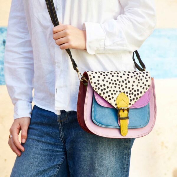 Handbags & Totes